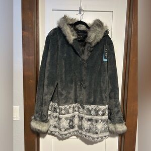 NUAGE  FAUX FUR HOODED JACKET/COAT Size 1X New with tag
